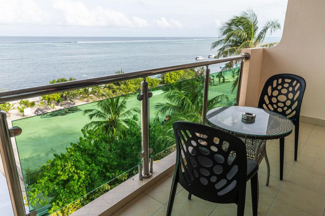 Sunrise Beach Maafushi Exterior photo